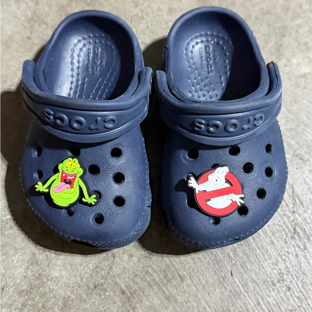CROCS Kids Navy Slippers with Fun Charms